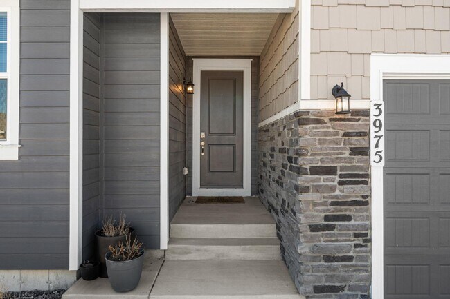 Building Photo - 3975 Ivy Hill Dr