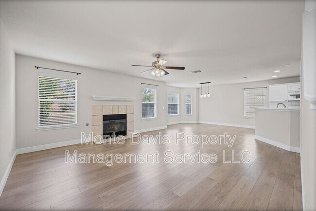 Building Photo - 336 Celery Loop