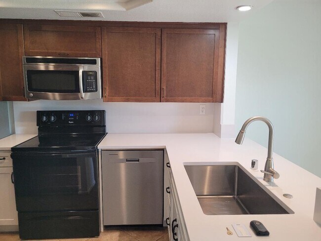 Building Photo - 78149 Indigo Dr