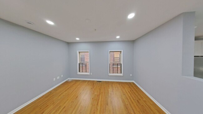 Building Photo - 1831 W Diamond St