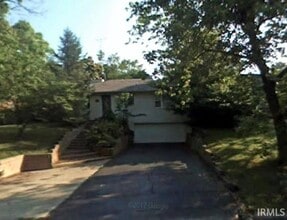Building Photo - 816 Elmwood Dr