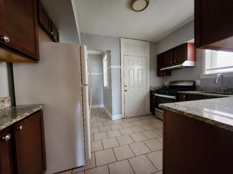 Building Photo - 1307 W 91st St