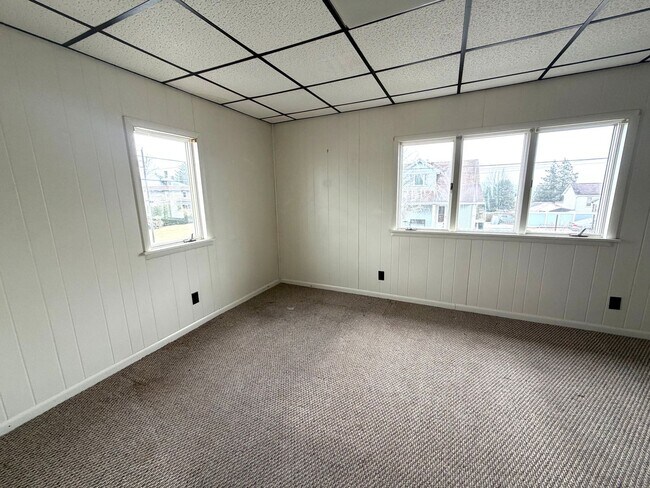 Building Photo - 914 Lawrence St