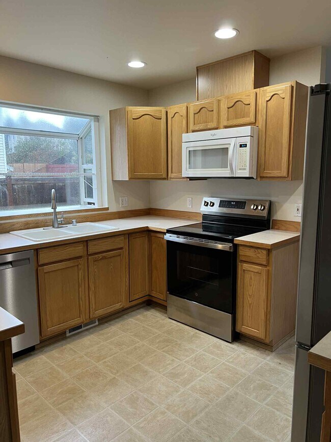 Building Photo - 2966 Sprague St