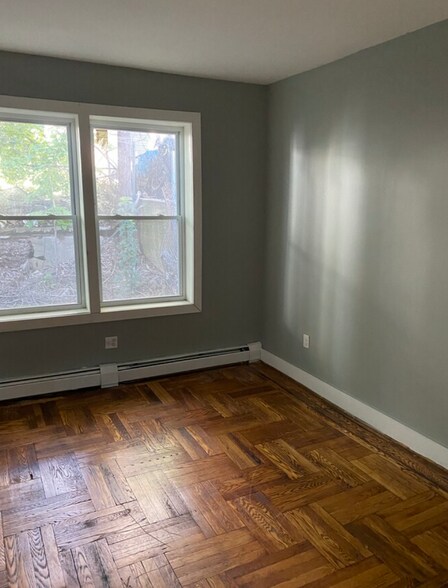 Building Photo - 907 Bergen St