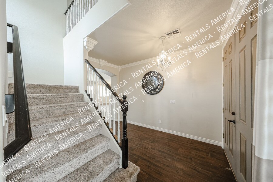 Building Photo - 3920 E Remington Dr