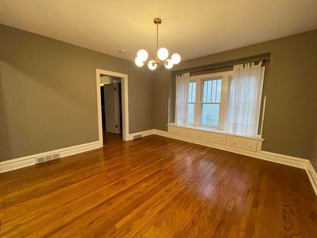 Building Photo - 1914 Brentwood Ave