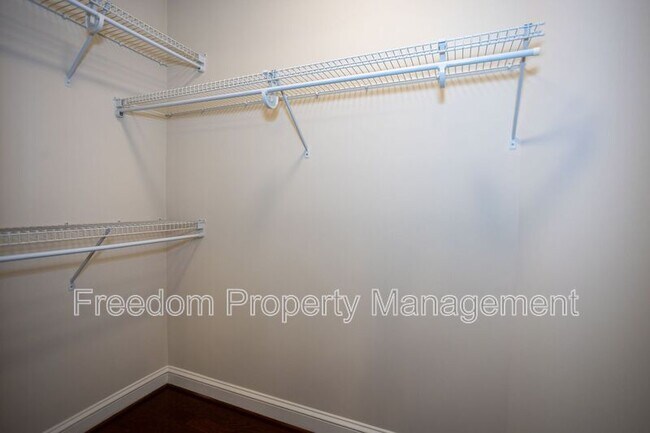 Building Photo - 11760 Sunrise Valley Dr