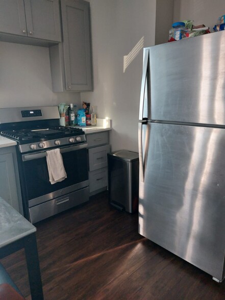 Building Photo - 2413 Painters St