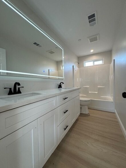 Building Photo - 2205 Goldenstar Court