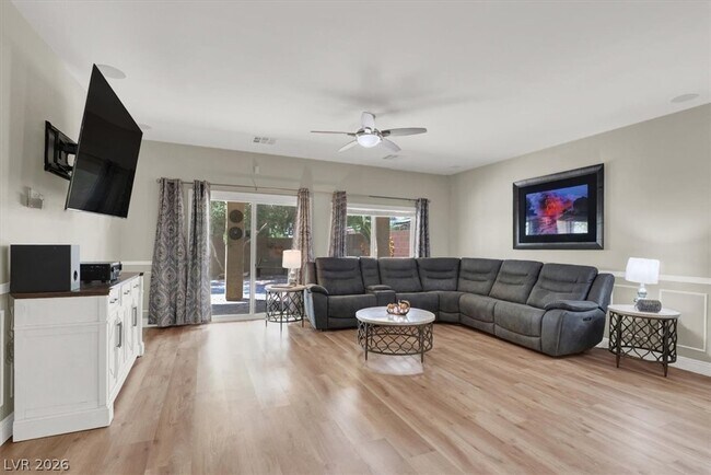 Building Photo - 1405 Fantastic Ct
