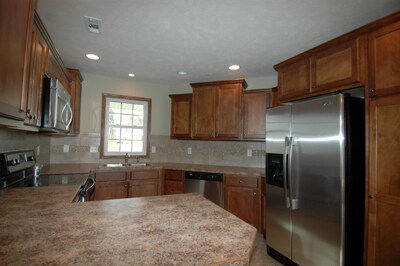 Building Photo - 691 Denise Dr