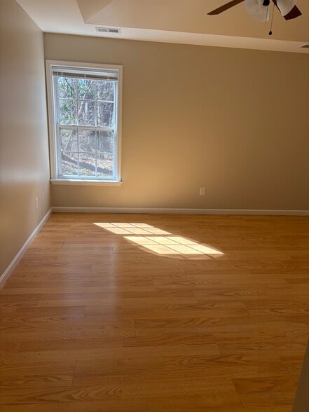 Building Photo - 517 Victoria Manor Dr