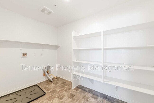 Building Photo - 1816 Tapaderos St