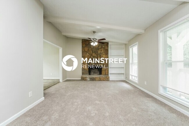 Building Photo - 5 Bedroom Pet-Friendly Home in STONE MOUNTAIN, GA with Main Street Renewal