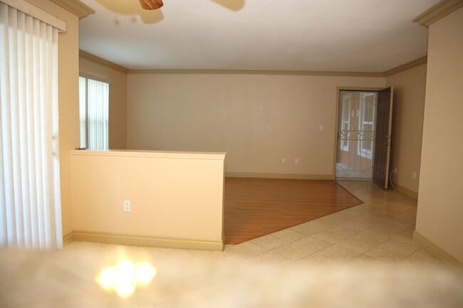 Building Photo - SW - CONDO - 2 BEDROOM - 1ST FLOOR