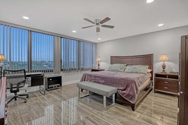 Building Photo - 3589 S Ocean Blvd