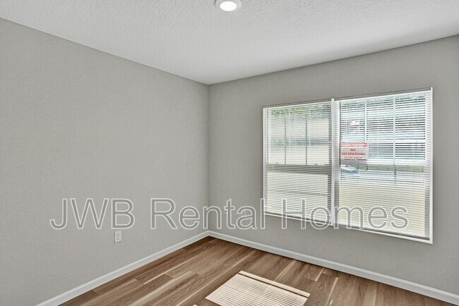 Building Photo - 9475 Valerie St