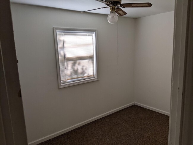 Building Photo - 1301 Sunset Dr