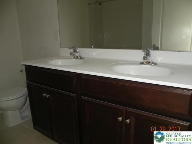 Building Photo - 5985 Valley Forge Dr