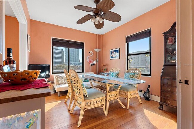 Building Photo - 130 4th Ave N