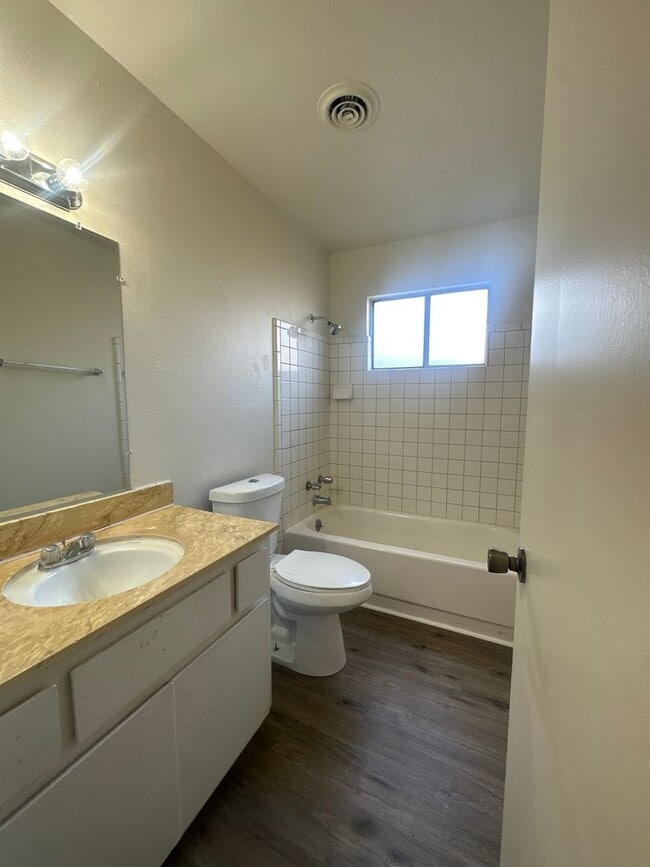 Building Photo - 1701 Ortega Dr