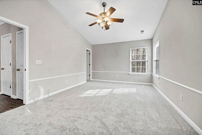 Building Photo - 520 Menauhant Ct