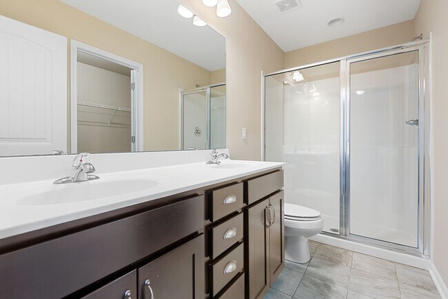 Building Photo - Beautiful 4BR, 2.5BA End Unit Townhome in East Raleigh - Available Now!