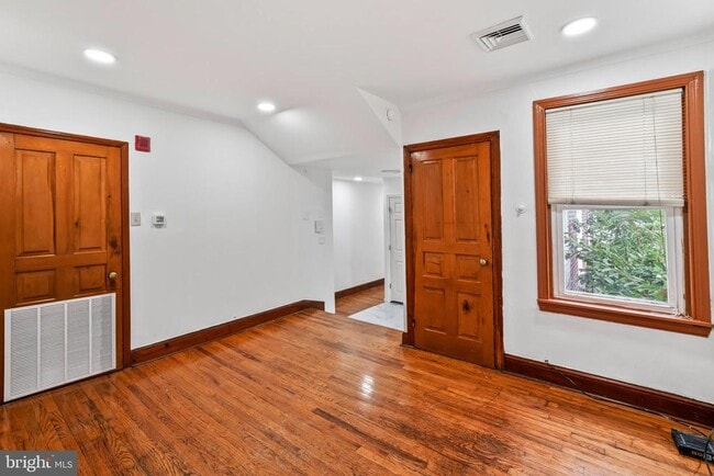 Building Photo - 801 N 26th St