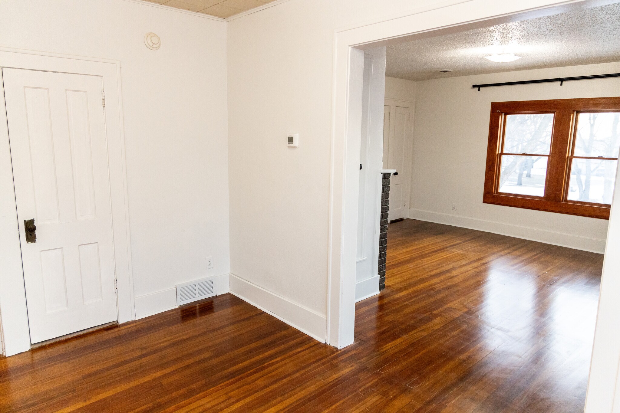 Building Photo - 711 S Phillips Ave