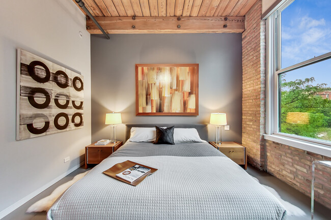 Building Photo - 1327 W Washington Blvd