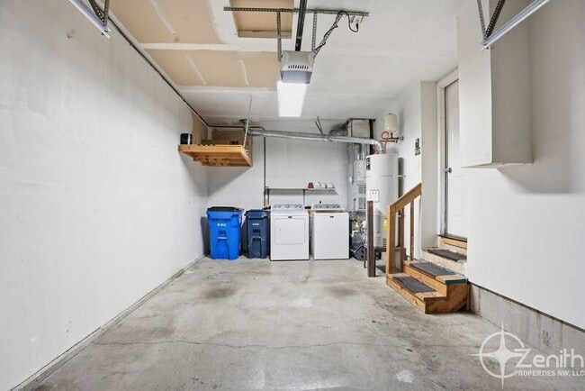 Building Photo - 419 NE 7th Ave