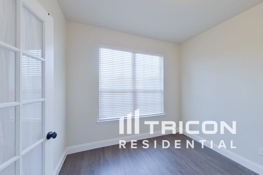 Building Photo - 208 Melody Wy