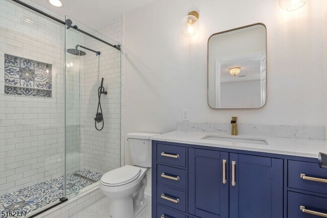 Building Photo - 27 Glenbrook Rd