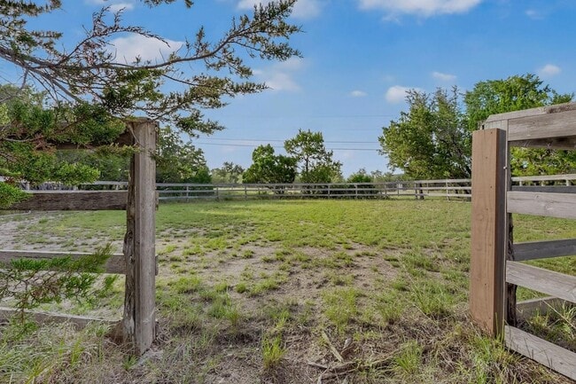 Building Photo - 13424 Trail End