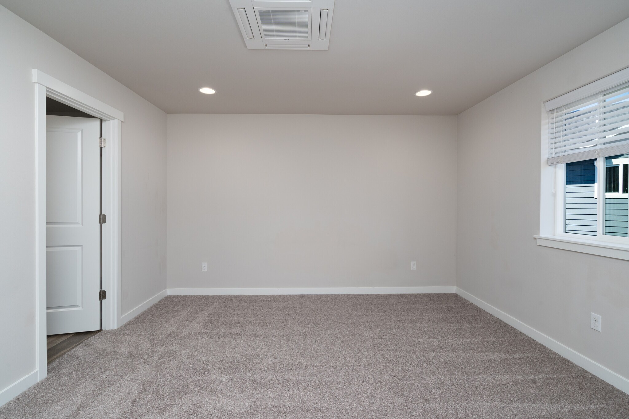 Building Photo - 604 F and S Grade Rd