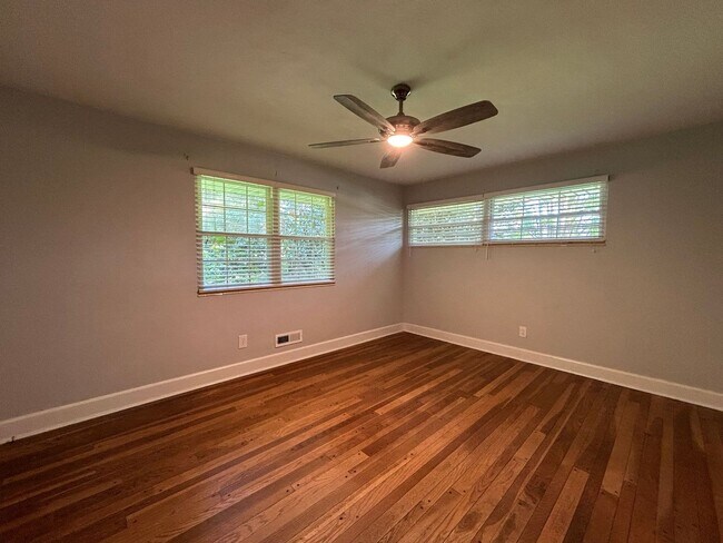 Building Photo - 3301 Brookside Ln