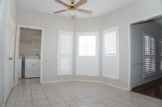 Building Photo - 13714 Pear Woods Ct