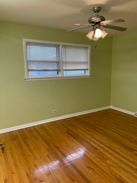 Building Photo - 634 Lawler Ave