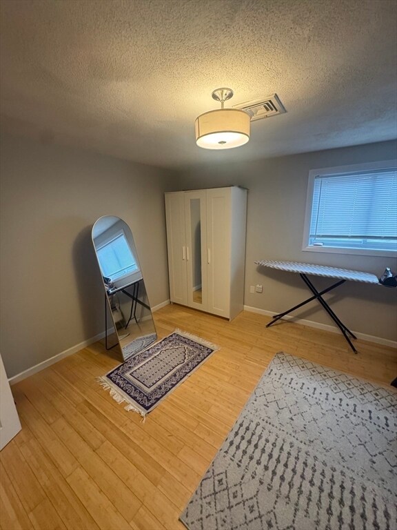 Building Photo - 19 Skyline Dr