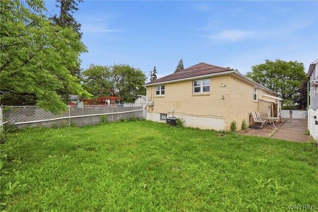Building Photo - 56 Awood Pl