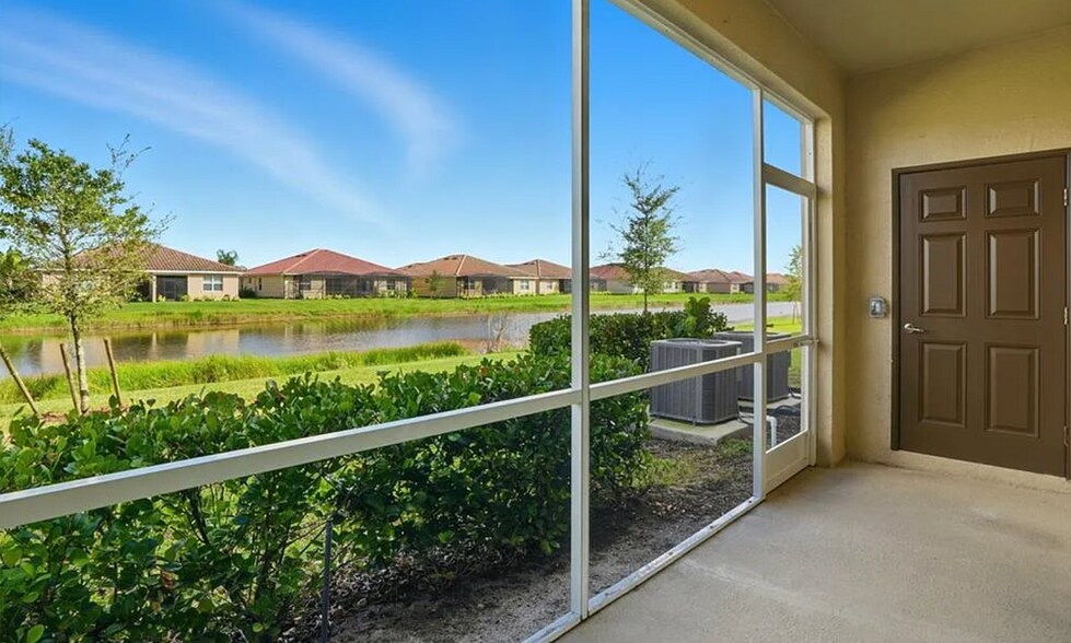 Building Photo - 2768 Blossom Way