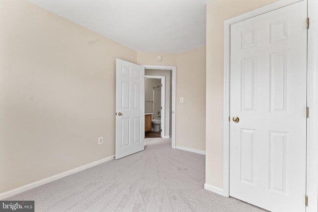 Building Photo - 209 Ilona Ct