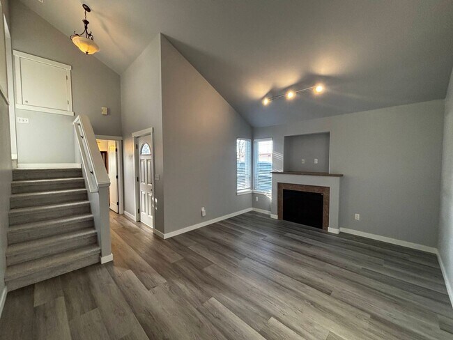 Building Photo - 2620 10th St