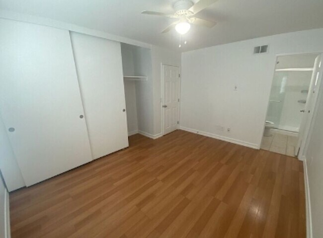 Building Photo - 7847 Bacadi Dr
