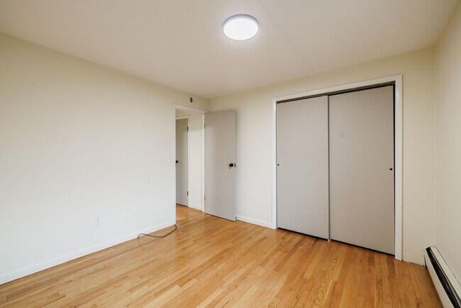 Building Photo - Emerson Road