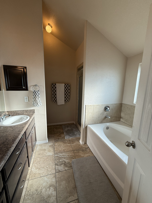 Building Photo - 2933 Pino Seco Pl