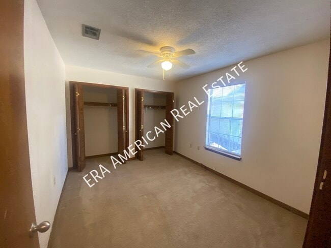 Building Photo - 19 Winfield Way