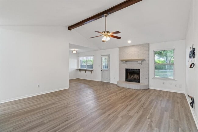 Building Photo - 1605 Windrift Way