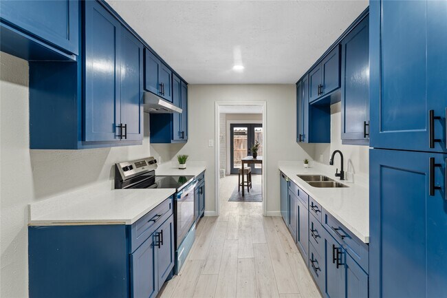 Building Photo - 9425 Fondren Rd